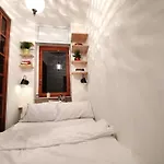 Casa Cloclo: Design & Vintage Apt Above Subway